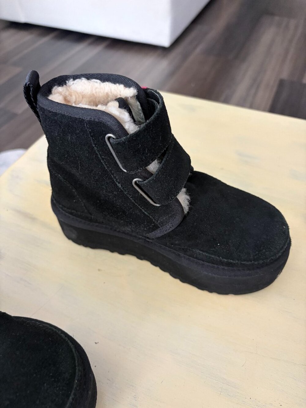 UGG